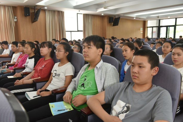 https://wqsyxx.wxlxjy.com/contents/sitefiles2025/10126250/images/8252151.jpg
